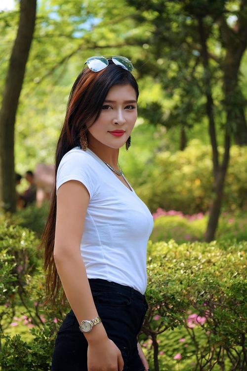 美妇紧致吞吐粗长巨物伦无故事